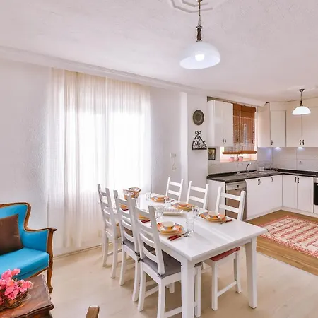 Candan Βίλα Κας